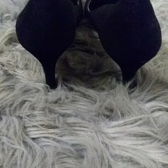 Heels - Picture 3 of 4